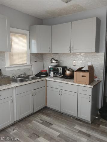 15409 Parkgrove Avenue Cleveland OH 44110