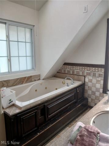 15409 Parkgrove Avenue Cleveland OH 44110