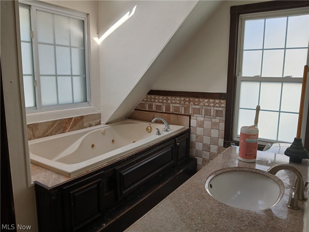 15409 Parkgrove Avenue Cleveland OH 44110