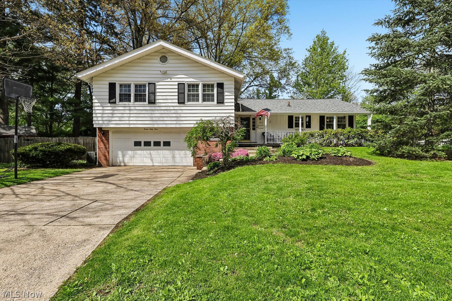 2063 Larchmont Road Akron OH 44313