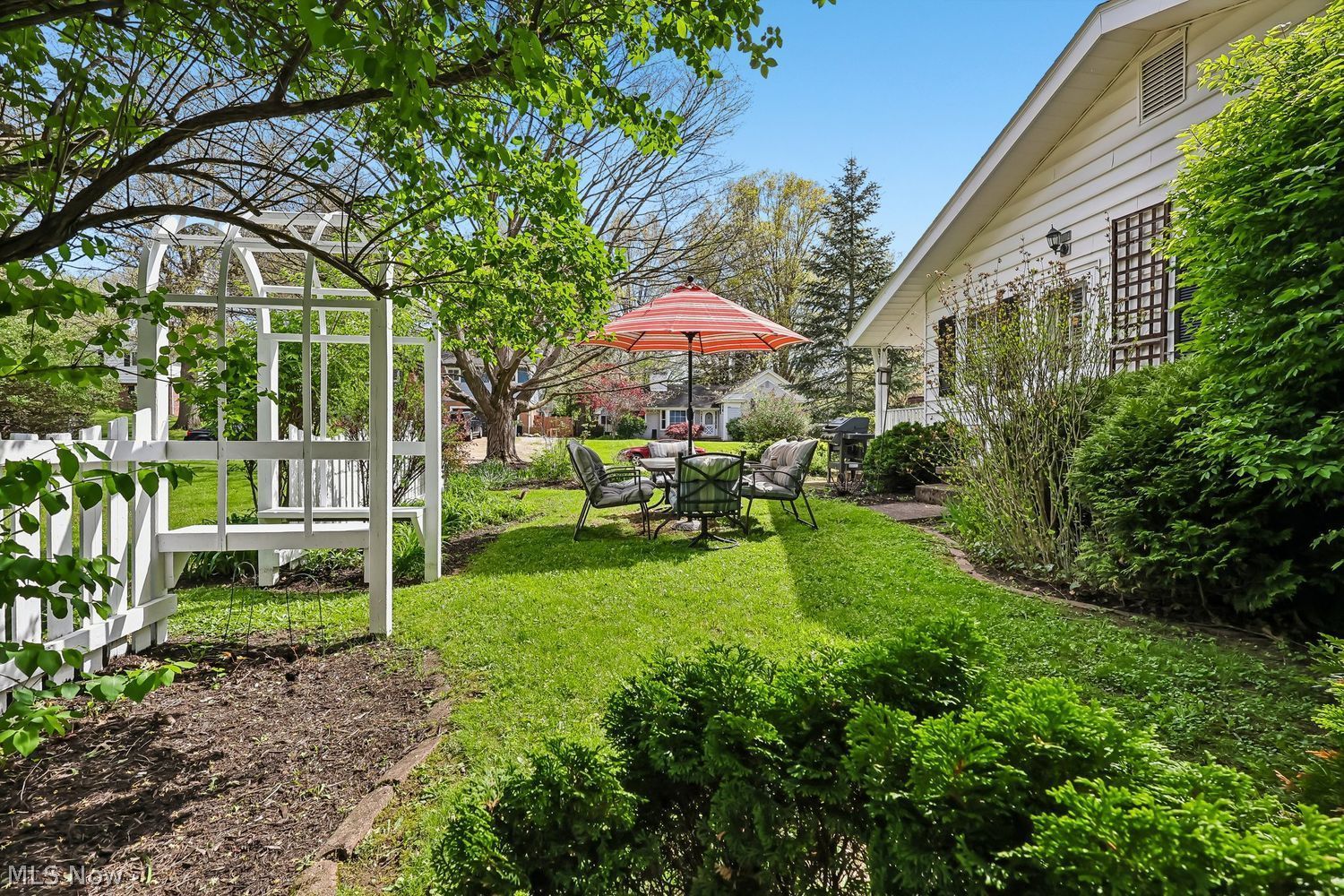 2063 Larchmont Road Akron OH 44313