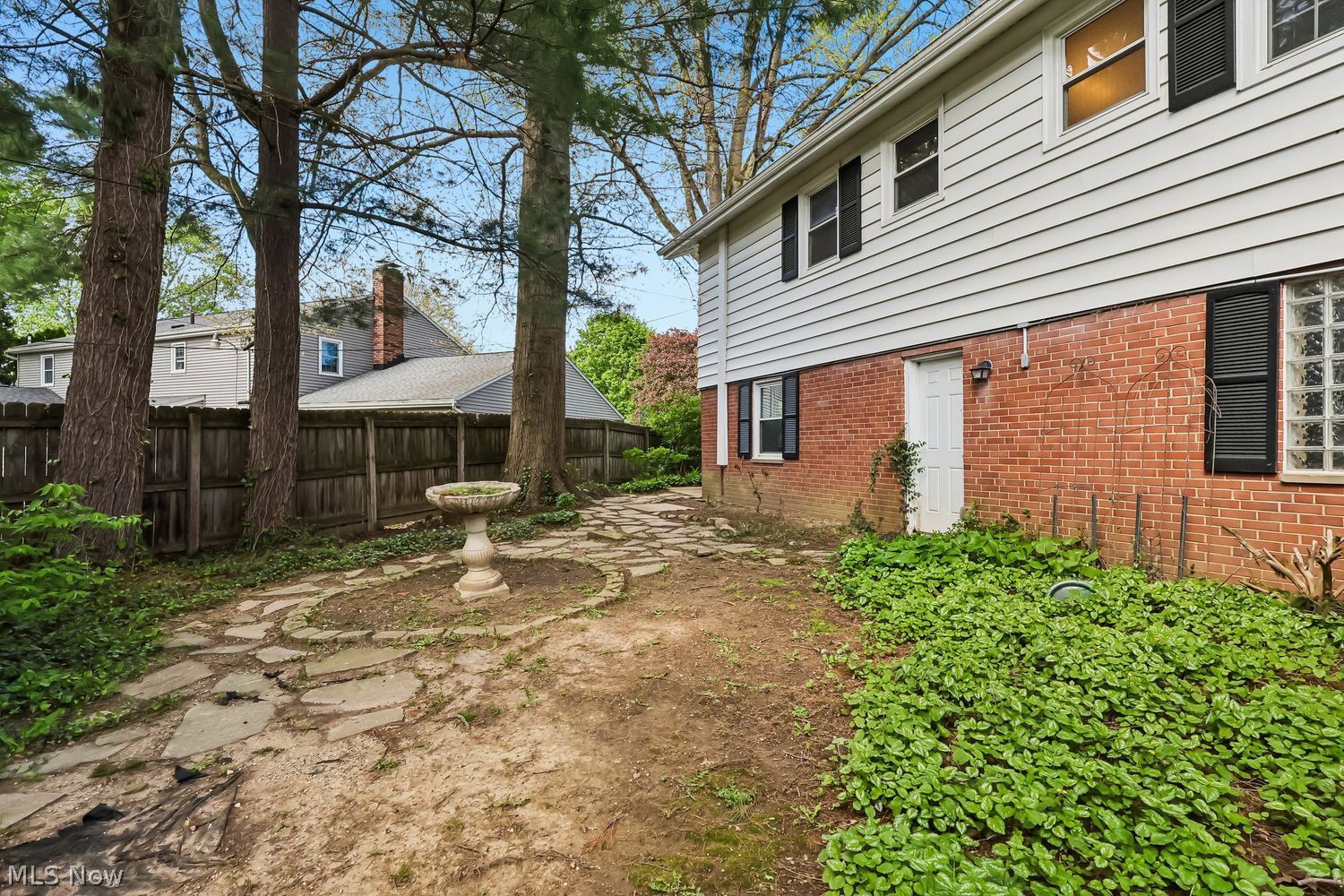 2063 Larchmont Road Akron OH 44313
