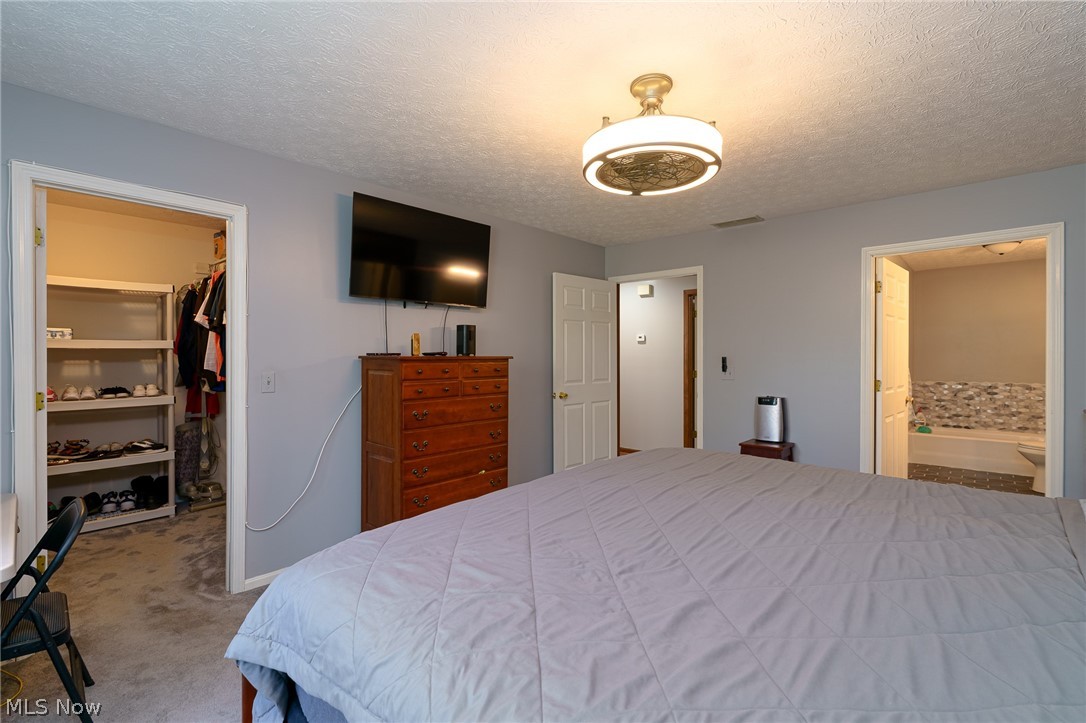16368 N Laguardia Strongsville OH 44136