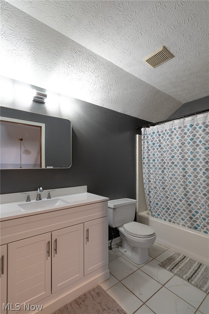 16368 N Laguardia Strongsville OH 44136