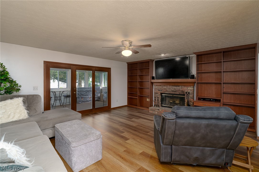 16368 N Laguardia Strongsville OH 44136