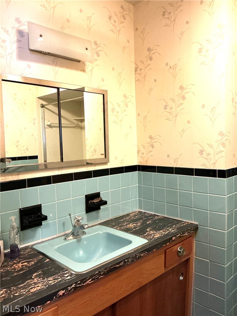 4950 N Sedgewick Lyndhurst OH 44124