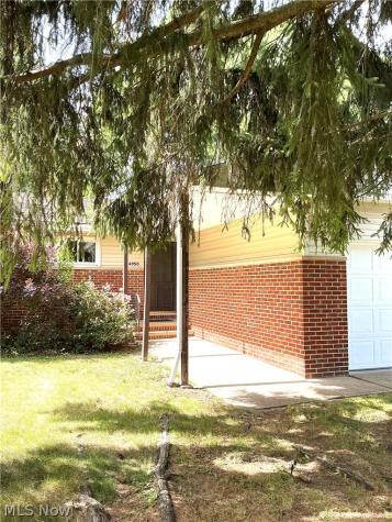 4950 N Sedgewick Lyndhurst OH 44124