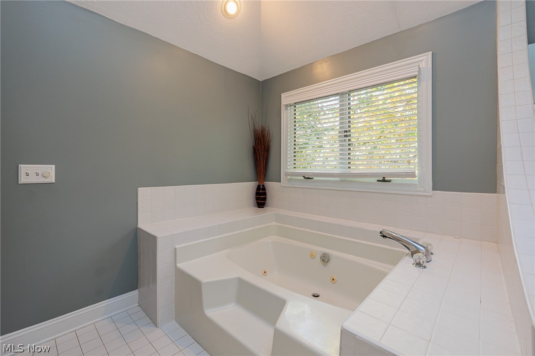 3170 Oakwood Lane Westlake OH 44145