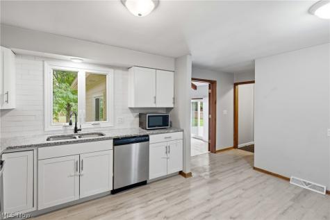 4828 Echoglenn Street NW North Canton OH 44720