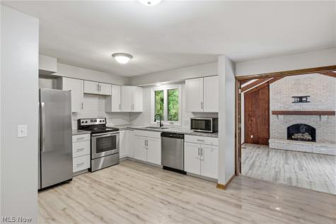 4828 Echoglenn Street NW North Canton OH 44720