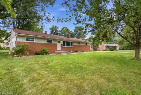 4828 Echoglenn Street NW North Canton OH 44720