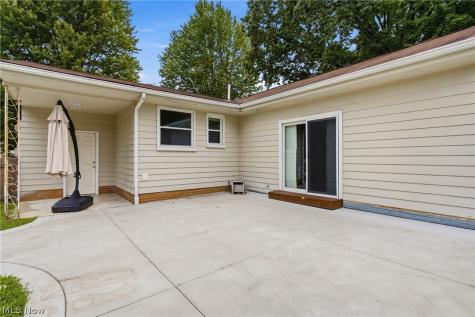 4828 Echoglenn Street NW North Canton OH 44720