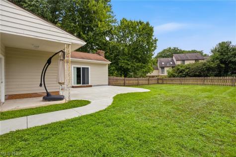 4828 Echoglenn Street NW North Canton OH 44720