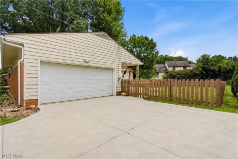 4828 Echoglenn Street NW North Canton OH 44720