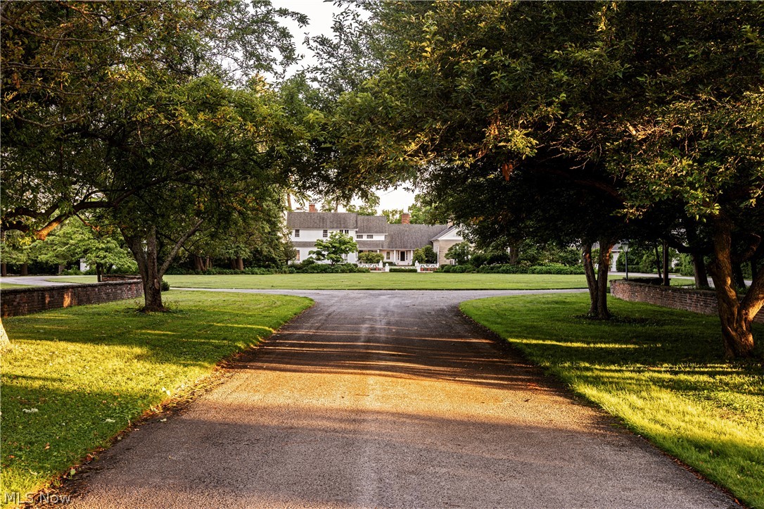 9498 Smith Road Waite Hill OH 44094