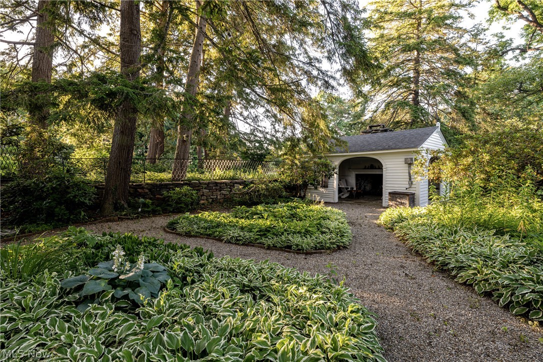 9498 Smith Road Waite Hill OH 44094