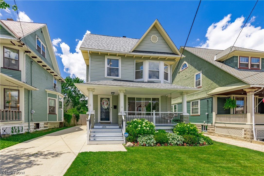 1614 Robinwood Avenue Lakewood OH 44107