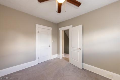 1614 Robinwood Avenue Lakewood OH 44107
