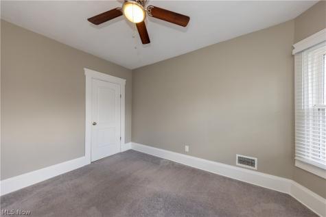 1614 Robinwood Avenue Lakewood OH 44107