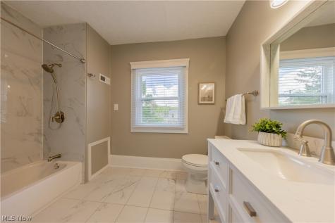 1614 Robinwood Avenue Lakewood OH 44107