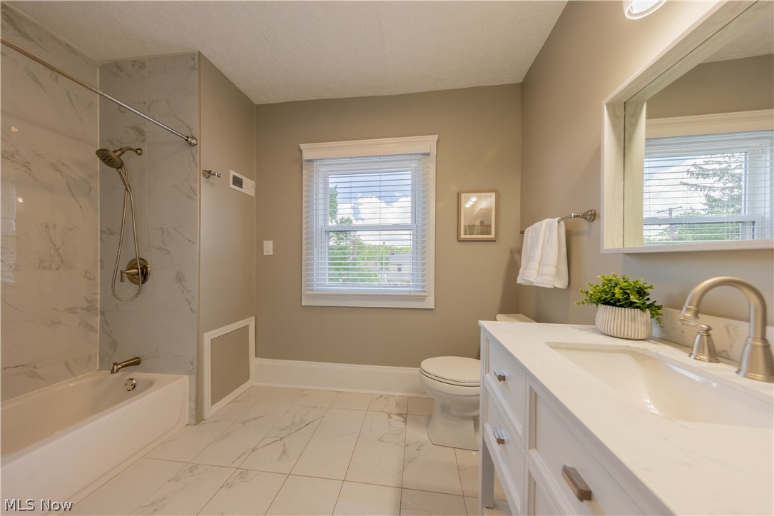 1614 Robinwood Avenue Lakewood OH 44107