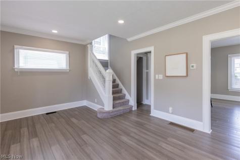1614 Robinwood Avenue Lakewood OH 44107