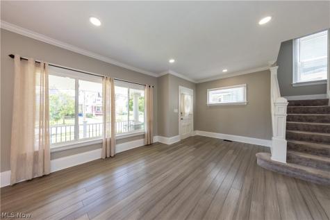 1614 Robinwood Avenue Lakewood OH 44107
