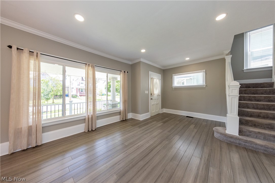 1614 Robinwood Avenue Lakewood OH 44107