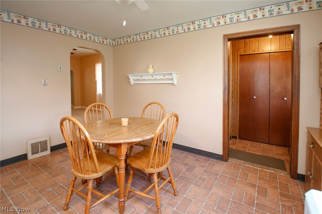 144 Oakview Avenue Struthers OH 44471