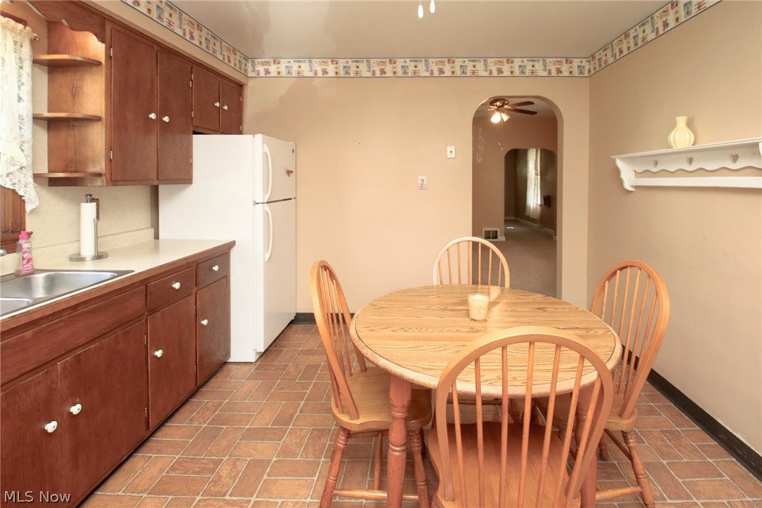 144 Oakview Avenue Struthers OH 44471