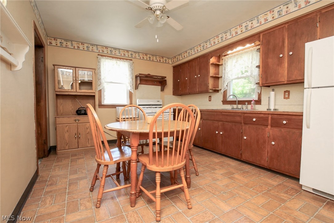 144 Oakview Avenue Struthers OH 44471