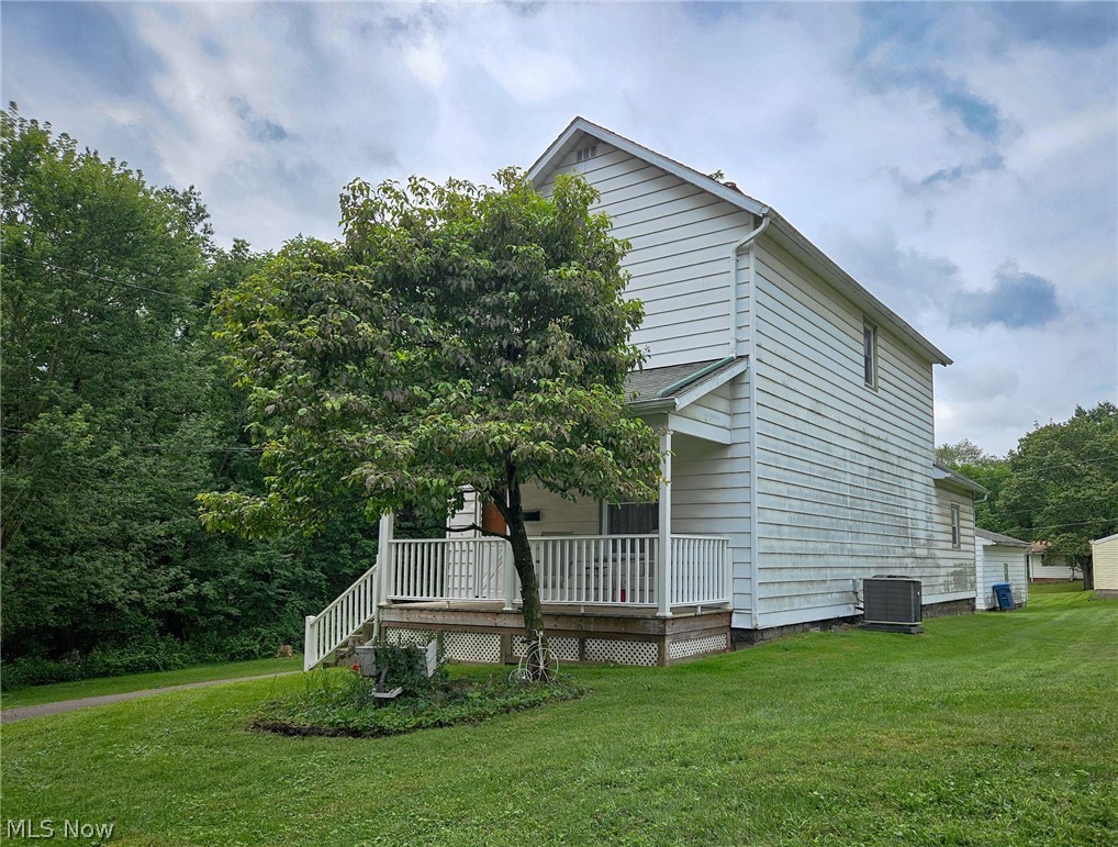144 Oakview Avenue Struthers OH 44471