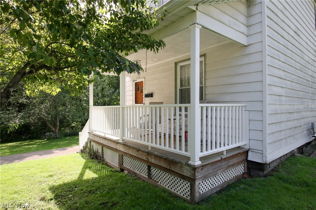 144 Oakview Avenue Struthers OH 44471