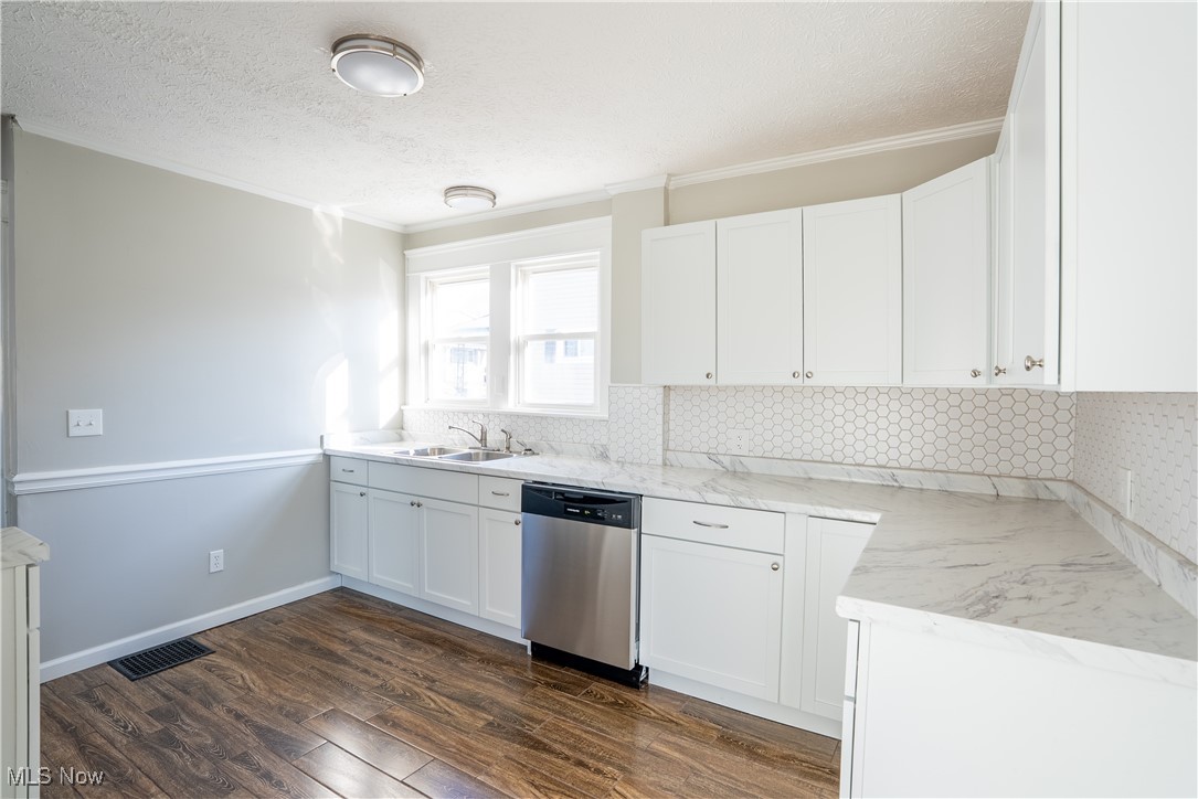 14 E Dartmore Avenue Akron OH 44301
