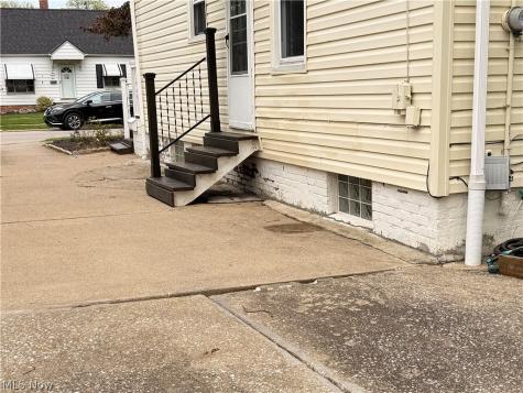 482 E 329th Street Willowick OH 44095