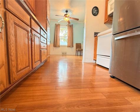 482 E 329th Street Willowick OH 44095