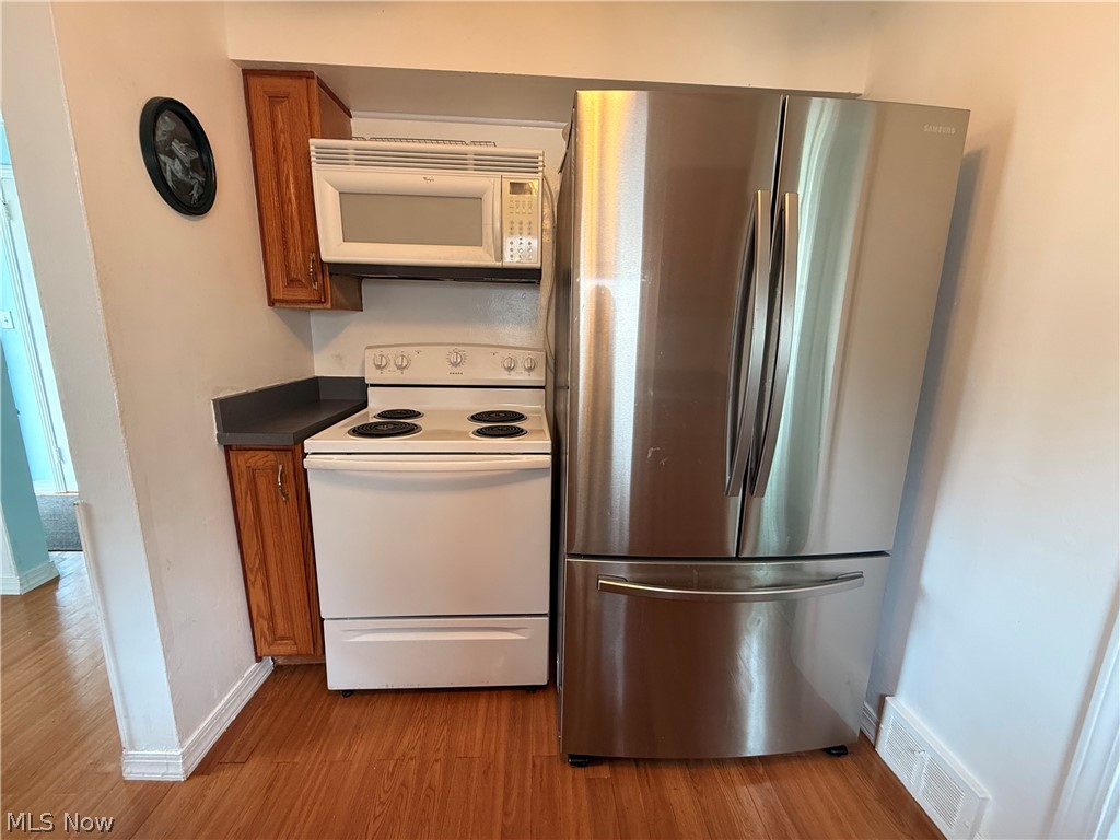 482 E 329th Street Willowick OH 44095