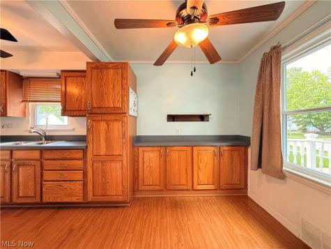 482 E 329th Street Willowick OH 44095