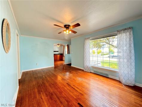 482 E 329th Street Willowick OH 44095