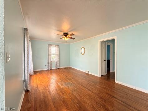 482 E 329th Street Willowick OH 44095
