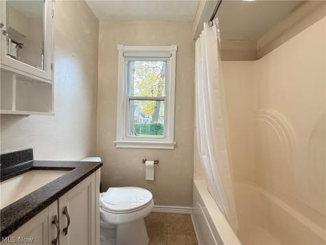 482 E 329th Street Willowick OH 44095