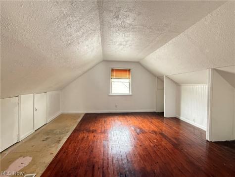 482 E 329th Street Willowick OH 44095