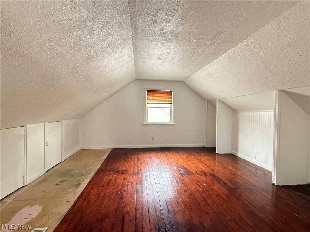 482 E 329th Street Willowick OH 44095