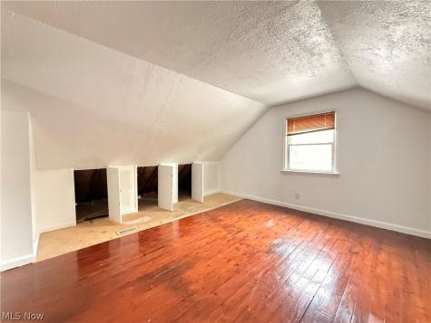 482 E 329th Street Willowick OH 44095