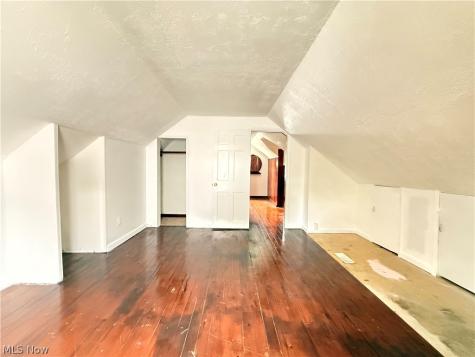 482 E 329th Street Willowick OH 44095