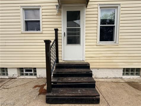482 E 329th Street Willowick OH 44095
