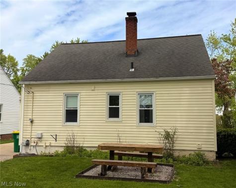 482 E 329th Street Willowick OH 44095