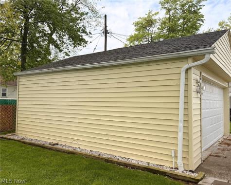 482 E 329th Street Willowick OH 44095
