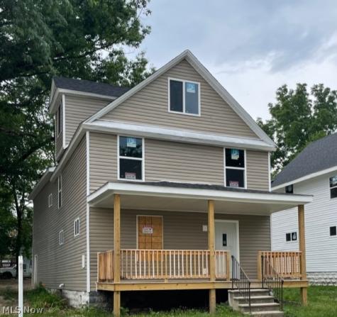 678 Moon Street Akron OH 44307