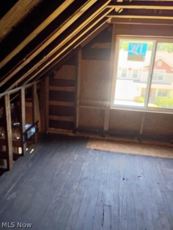 678 Moon Street Akron OH 44307